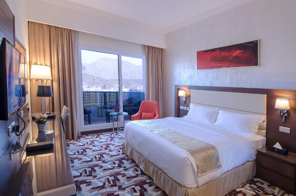 Двухместный (Двухместный номер Делюкс с 1 кроватью и балконом), Al Murooj Grand Hotel