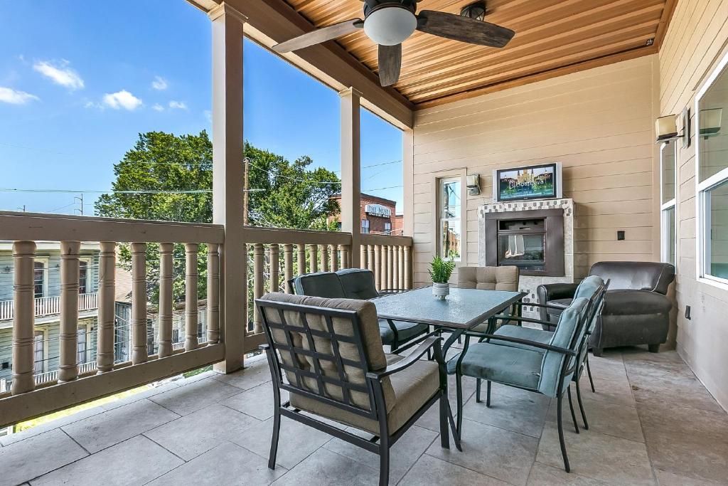 Spacious Condos in Downtown NOLA image