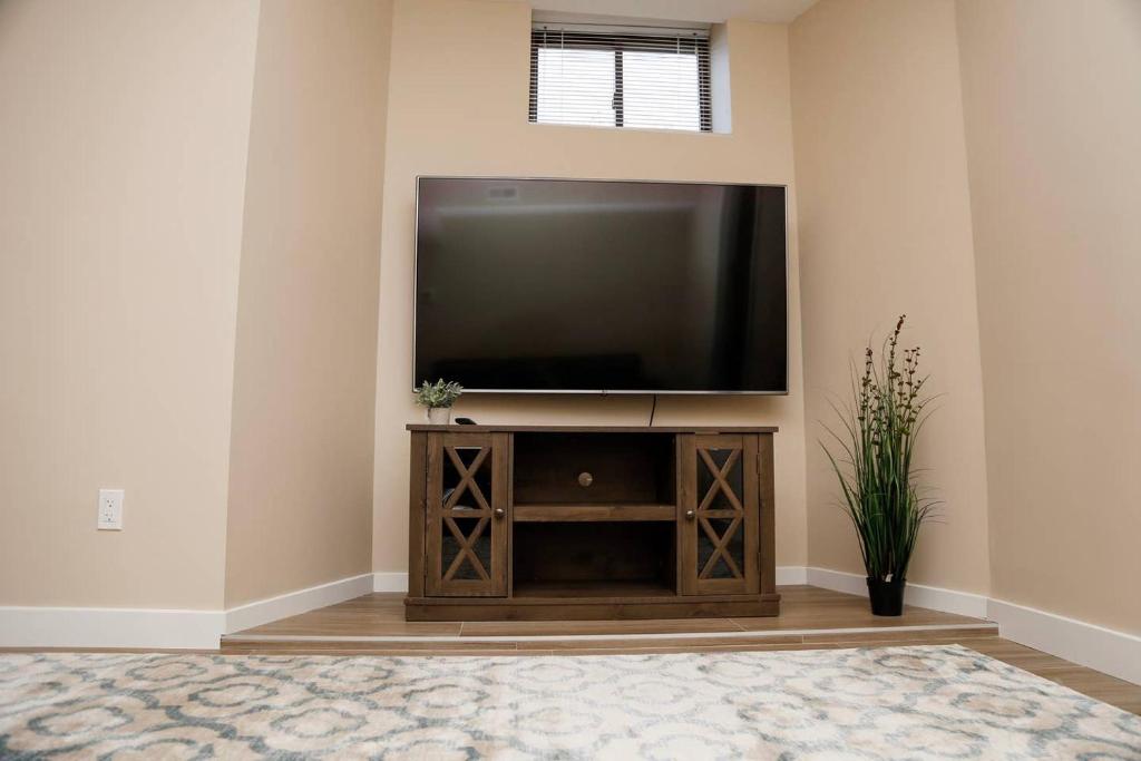 Luxury 3 Bedroom, 20 min to Boston, 15min Encore photo 3