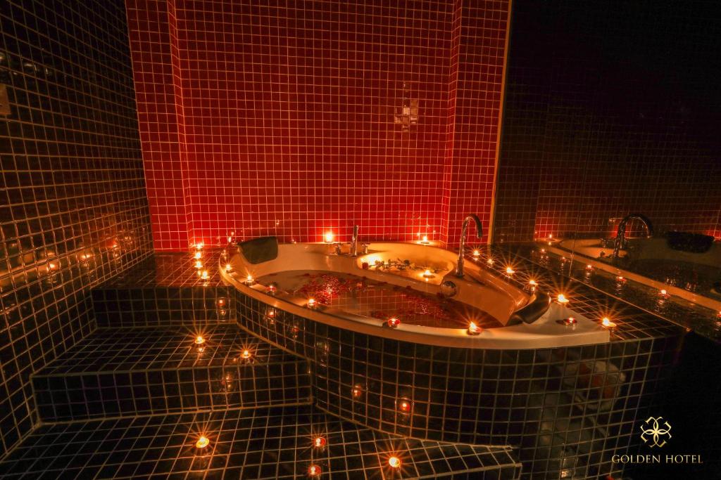 Сьюит (Люкс с гидромассажной ванной), Golden Hotel 2