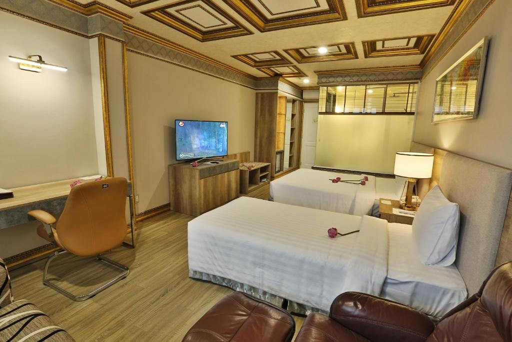 Lotus Saigon Hotel