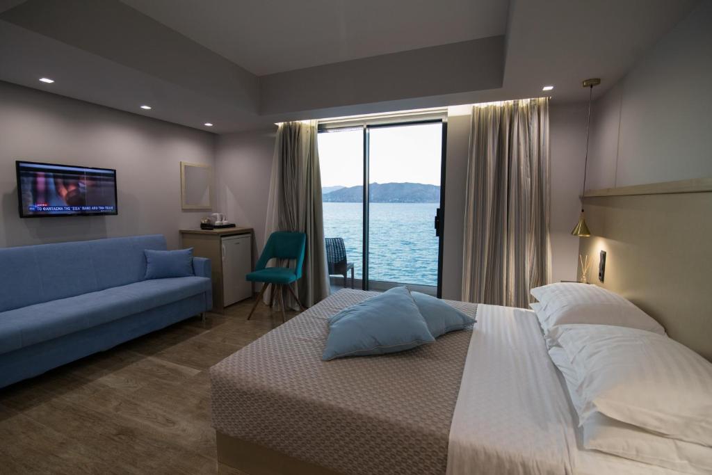 Aianteion Bay Luxury Hotel & Suites photo 4