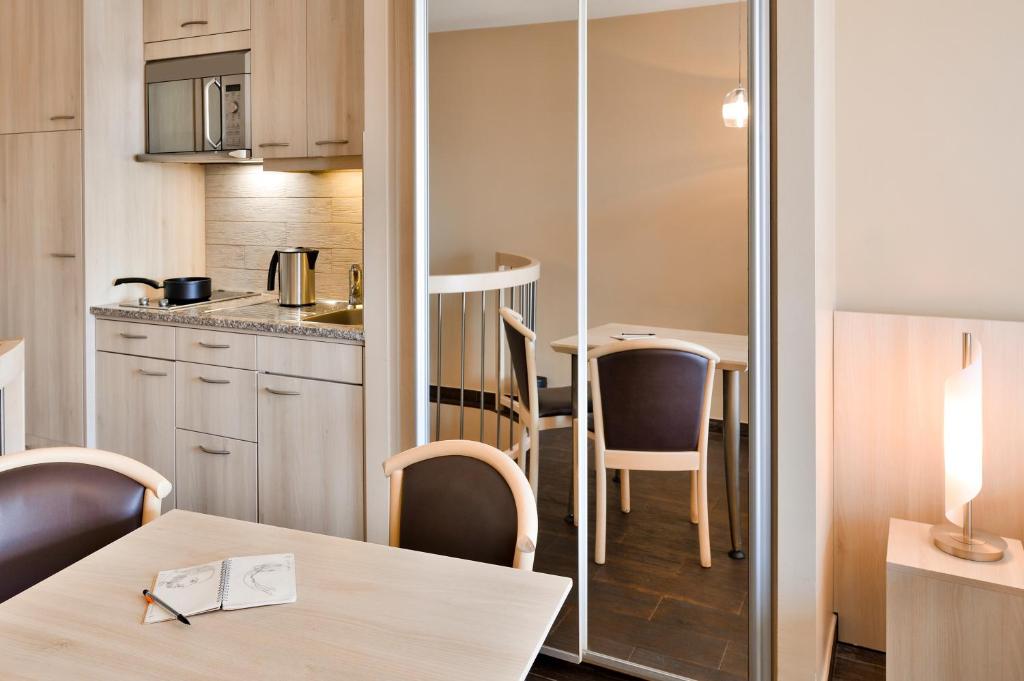 Студио (Номер-студио с балконом), Aparthotel Adagio Genève Mont-Blanc