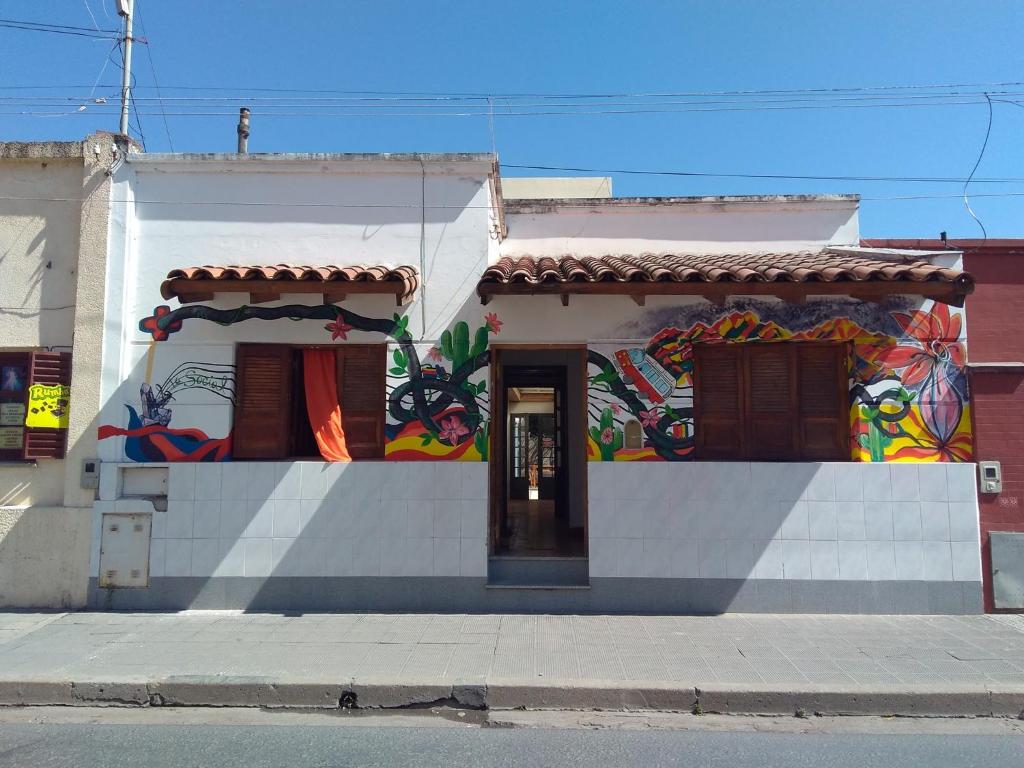 La Social Hostel y Libros photo 4