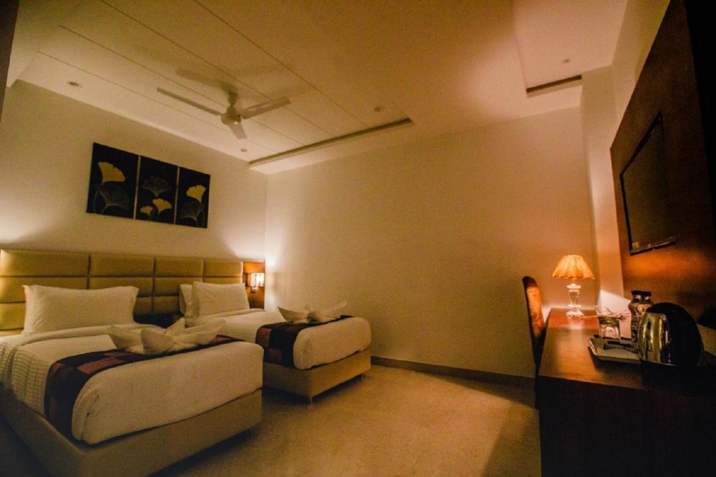 Двухместный (Deluxe Twin Room with 10% discount on F&B), Hotel Ten Square, India