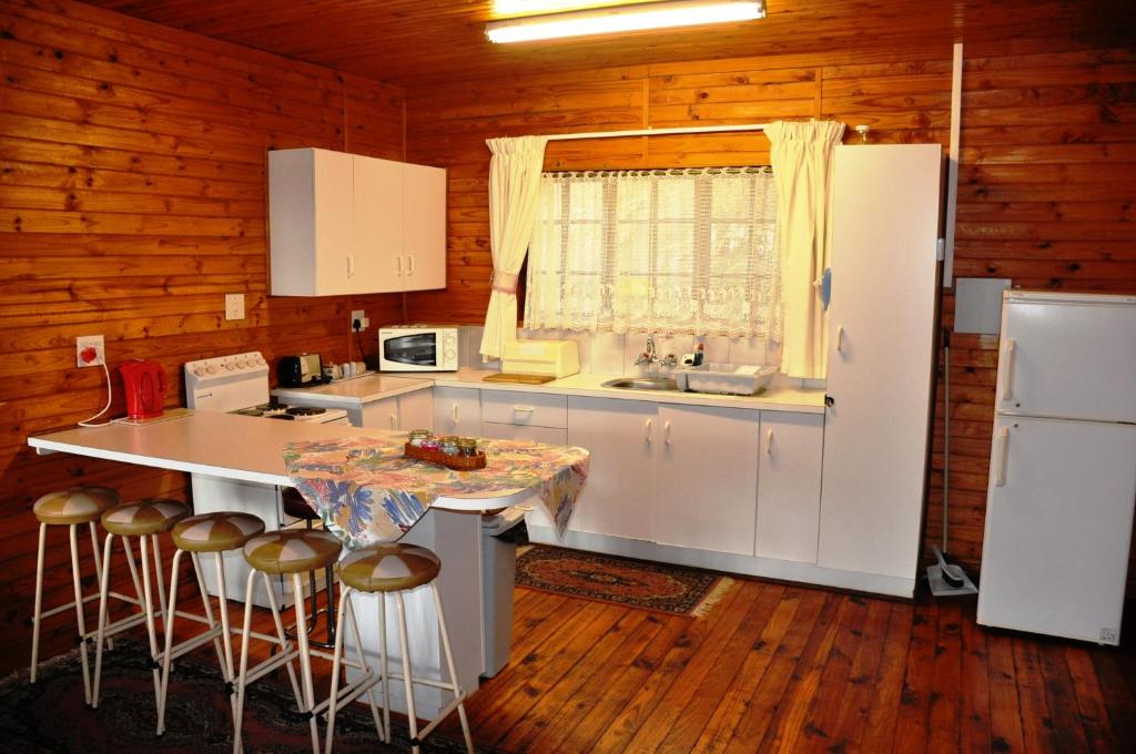 Impala Niezel Lodge & Guest House photo 4