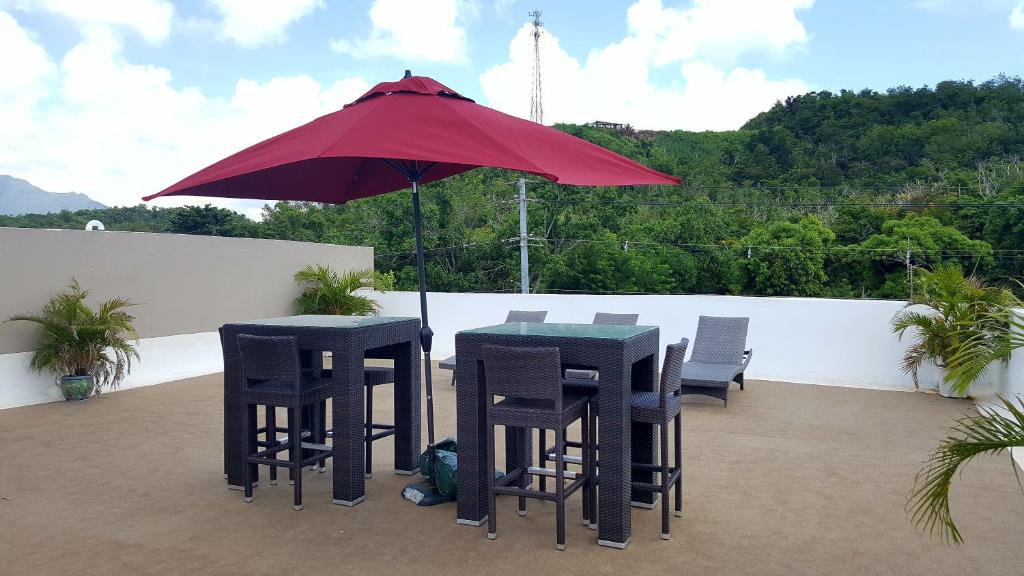 Fully Air-Conditioned Beach Front Penthouse Apartment photo 2