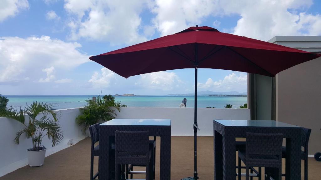 Fully Air-Conditioned Beach Front Penthouse Apartment photo 3