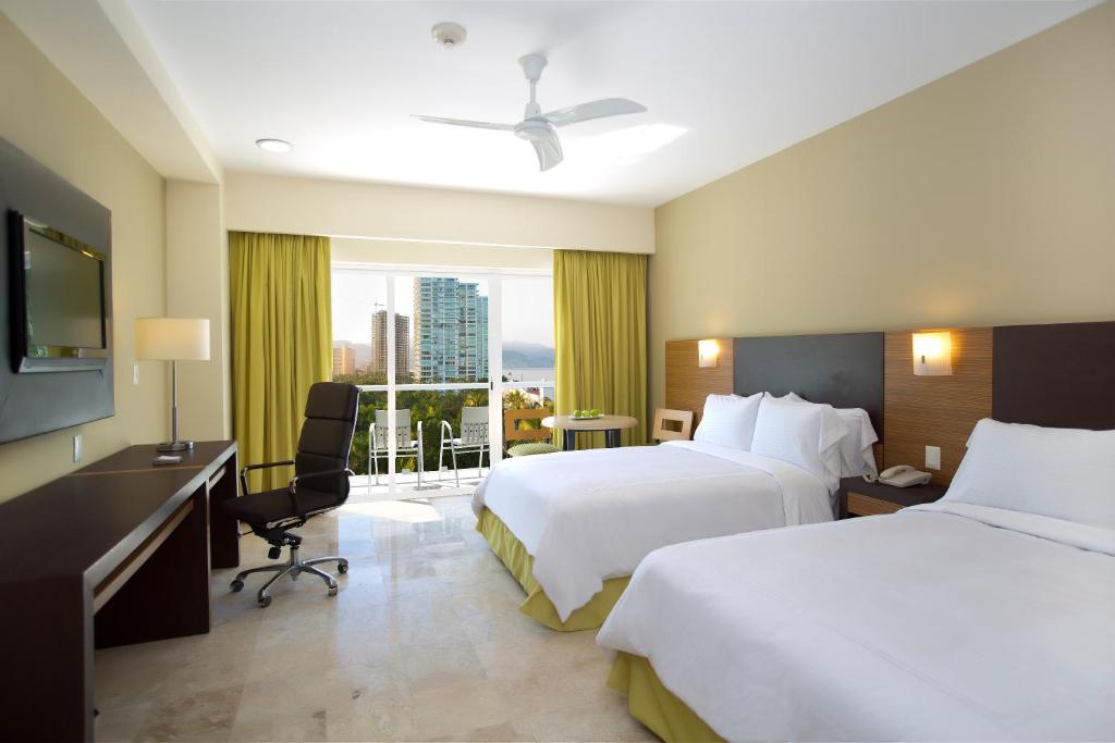 Двухместный (Номер Делюкс с 2 двуспальными кроватями и видом на сад), Hilton Puerto Vallarta Resort - Все включено