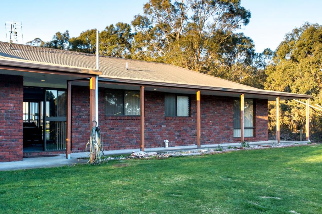 Acton Park Holiday Units photo 2