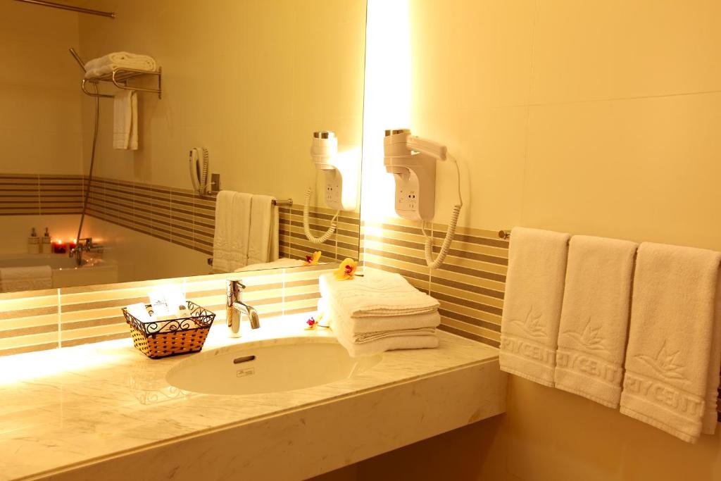 Liberty Central Saigon Centre Hotel