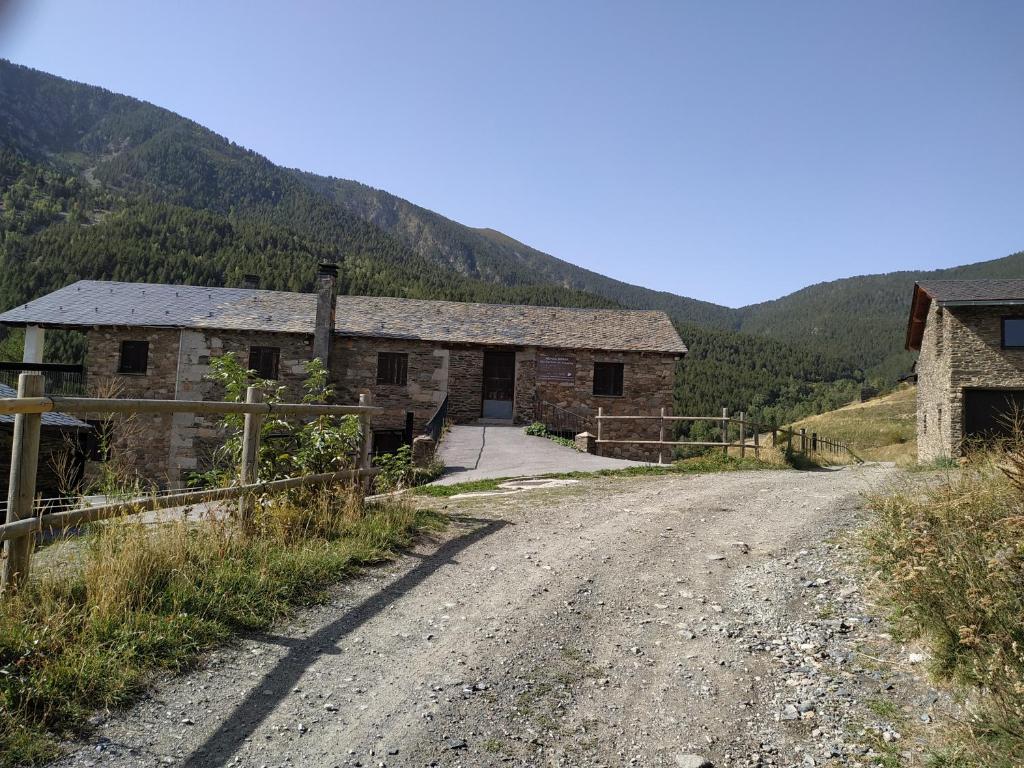 {
  "en-gb": "Borda Cortals de Sispony"
} photo 4