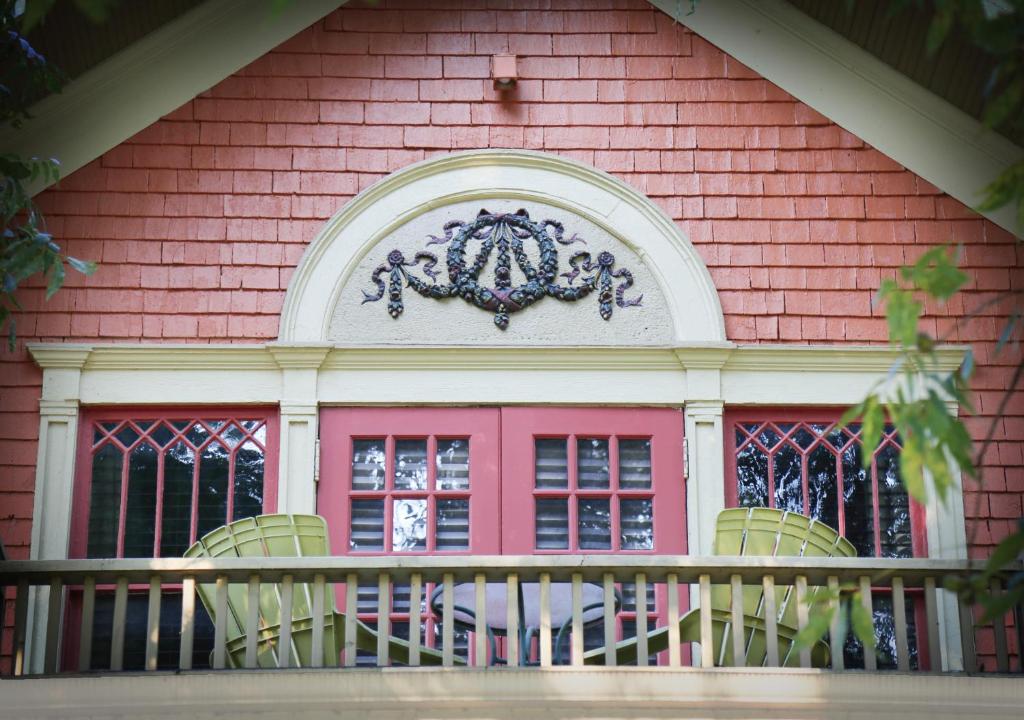 Iron Horse Inn photo 2