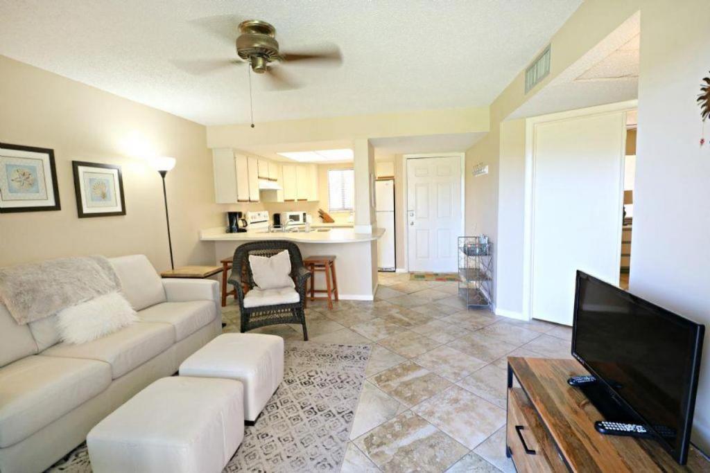 Ocean Village Club D16 image