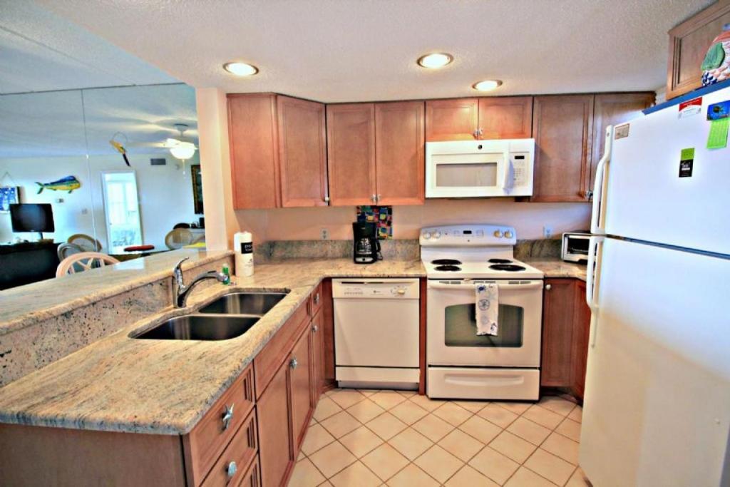 Island South 05 image
