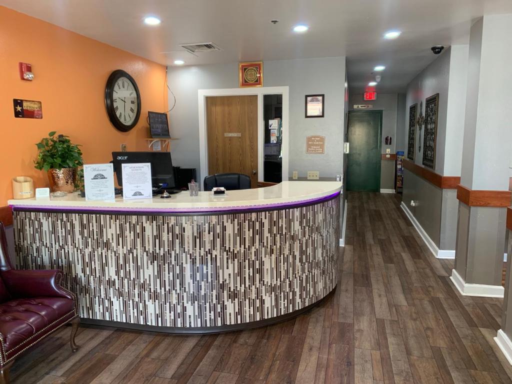 Guest House Inn Medical District near Texas Tech Univ photo 1