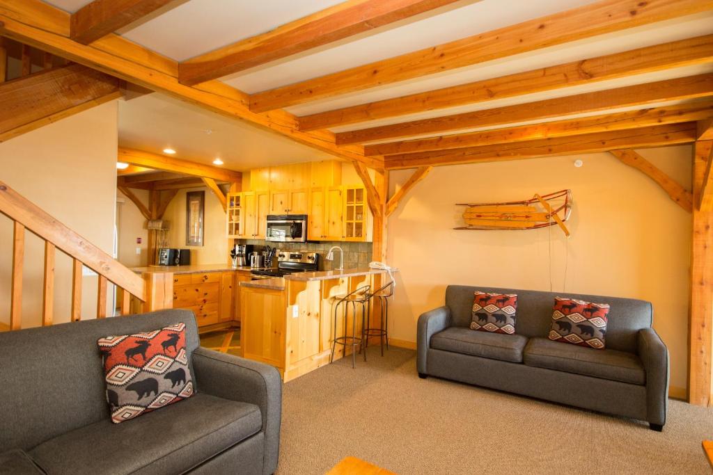 3 BR 3 Bath ski in ski out with private hot tub photo 2