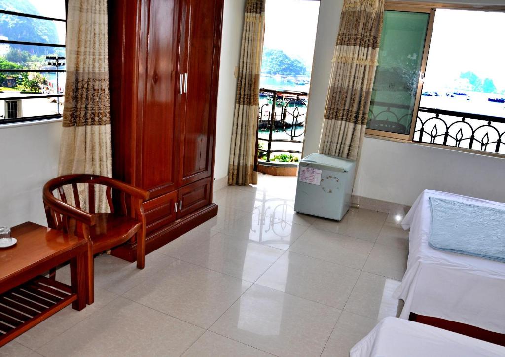 Трехместный (Трехместный номер с видом на море), Private Balcony Hotel
