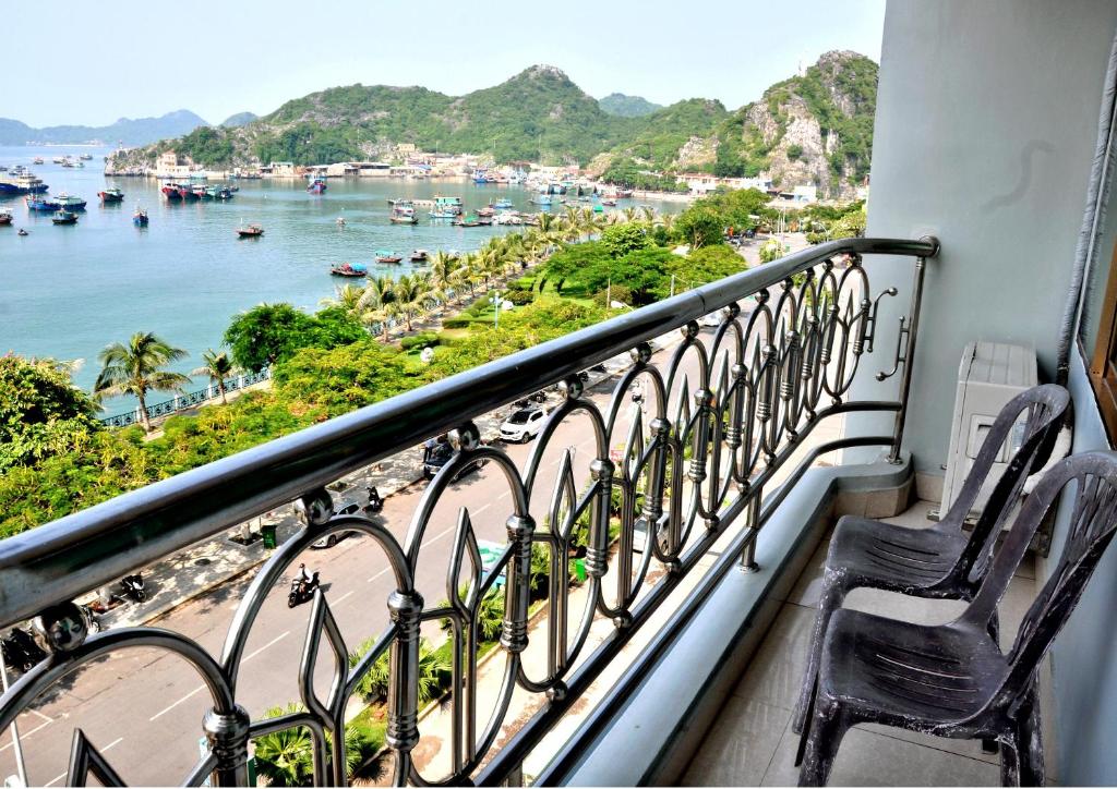 Трехместный (Трехместный номер с видом на море), Private Balcony Hotel