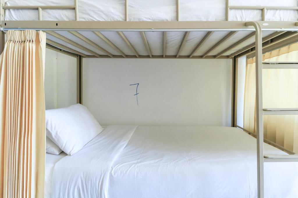 Номер (Односпальная кровать в общем номере для мужчин и женщин), Margarita Surf Hostel