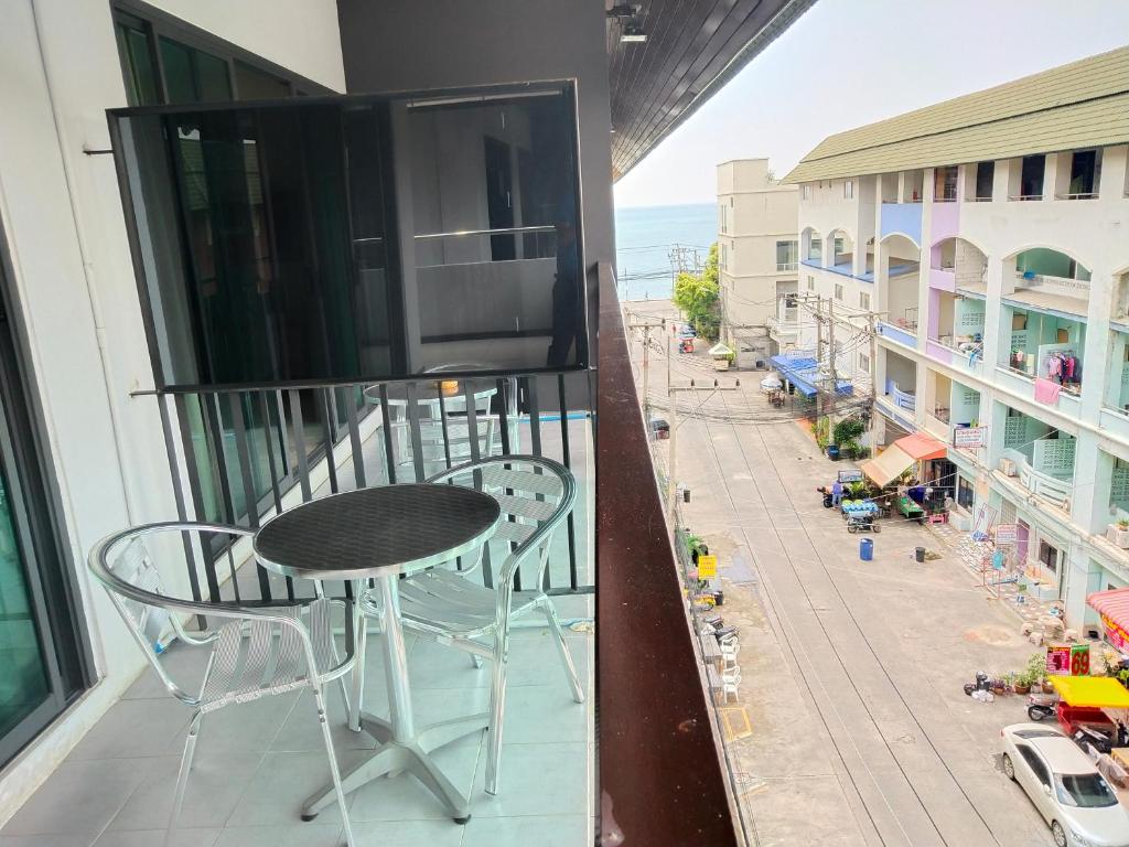 Двухместный (Номер Делюкс «Гранд» с кроватью размера «king-size»), Inn Residence Serviced Suites