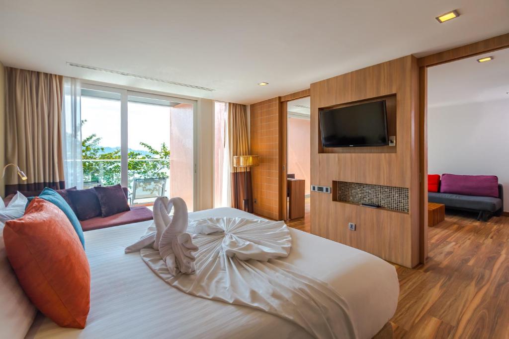 Сьюит (Люкс с видом на океан), Отель Novotel Phuket Kamala Beach