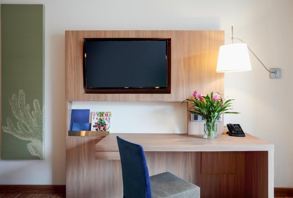Двухместный (Улучшенный номер с кроватью размера «king-size»), Отель Novotel Phuket Kamala Beach