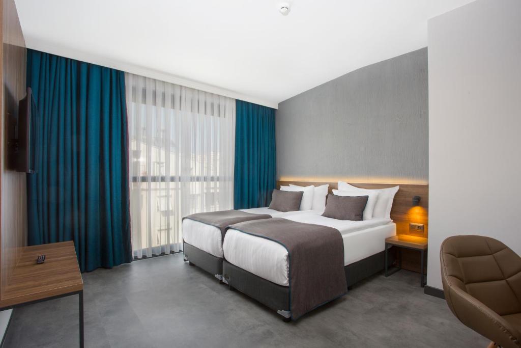 Falcon 1511 Room Type - Standard Twin Room