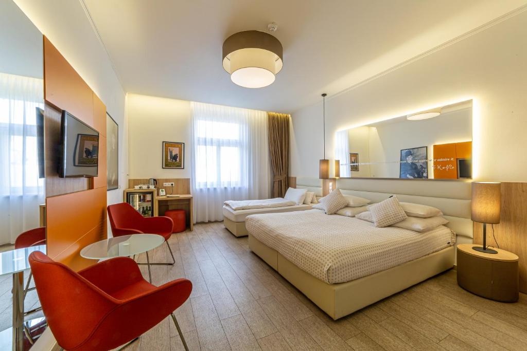Трехместный (Трехместный номер, вид на сад), Salvator Boutique Hotel