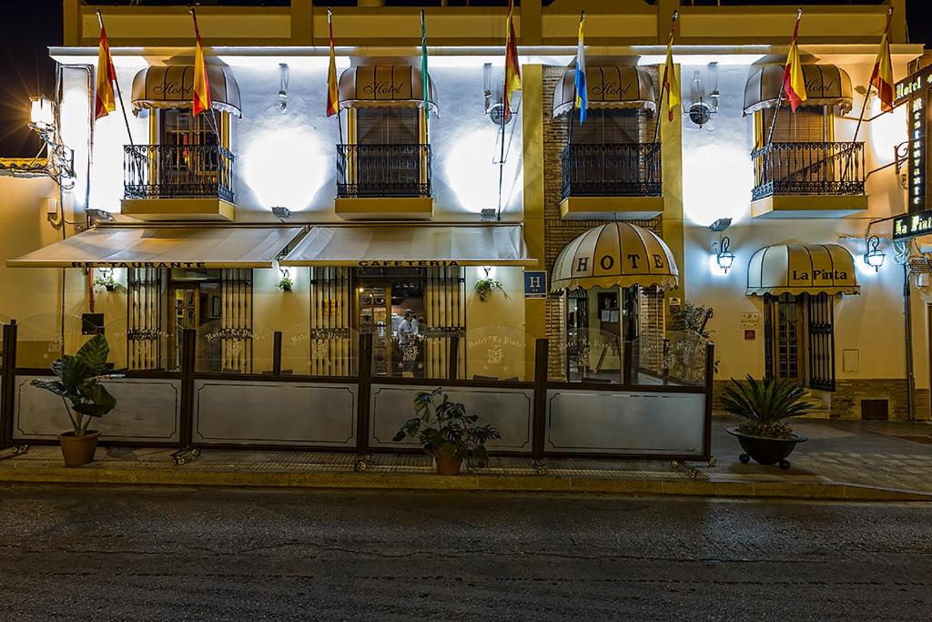 Hotel La Pinta photo 1