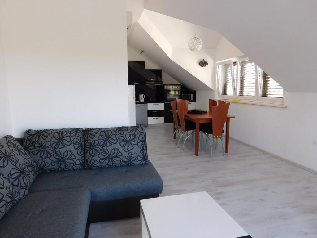 Villa Renata - Apartment Bijeli photo 2