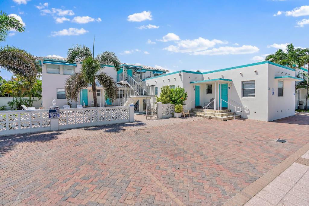 Hollywood Beachside Boutique Suite photo 2