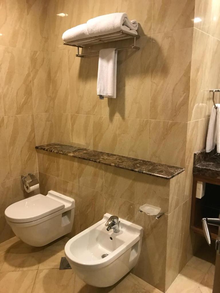 Сьюит (Апартаменты Делюкс с 2 спальнями и видом на город), Отель Fraser Suites Hotel and Apartments