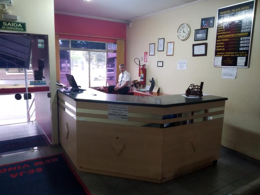 FRONTIER PALACE HOTEL photo 2