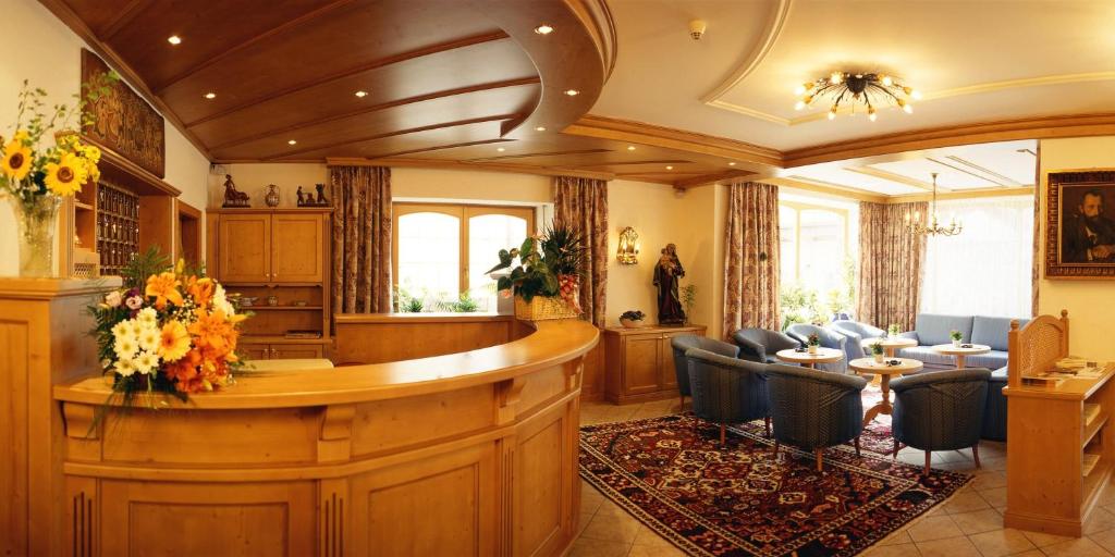 Hotel Dolomiti Madonna photo 3
