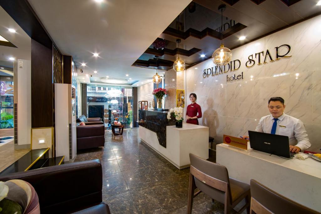 Khách sạn Splendid Star Grand