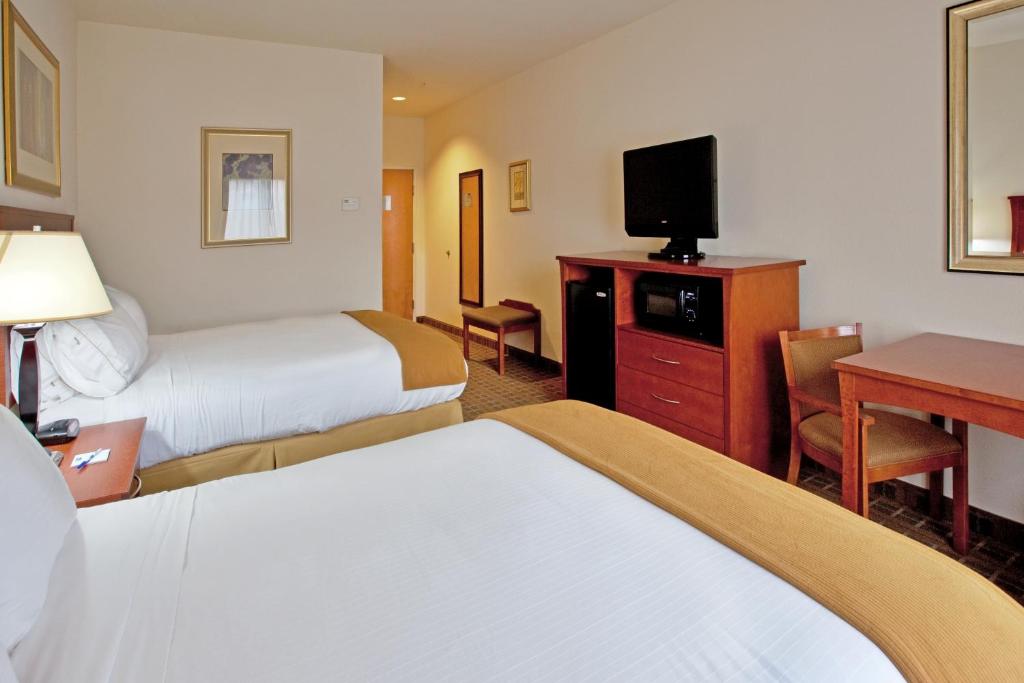 Holiday Inn Express & Suites - Hardeeville-Hilton Head, an IHG Hotel photo 1