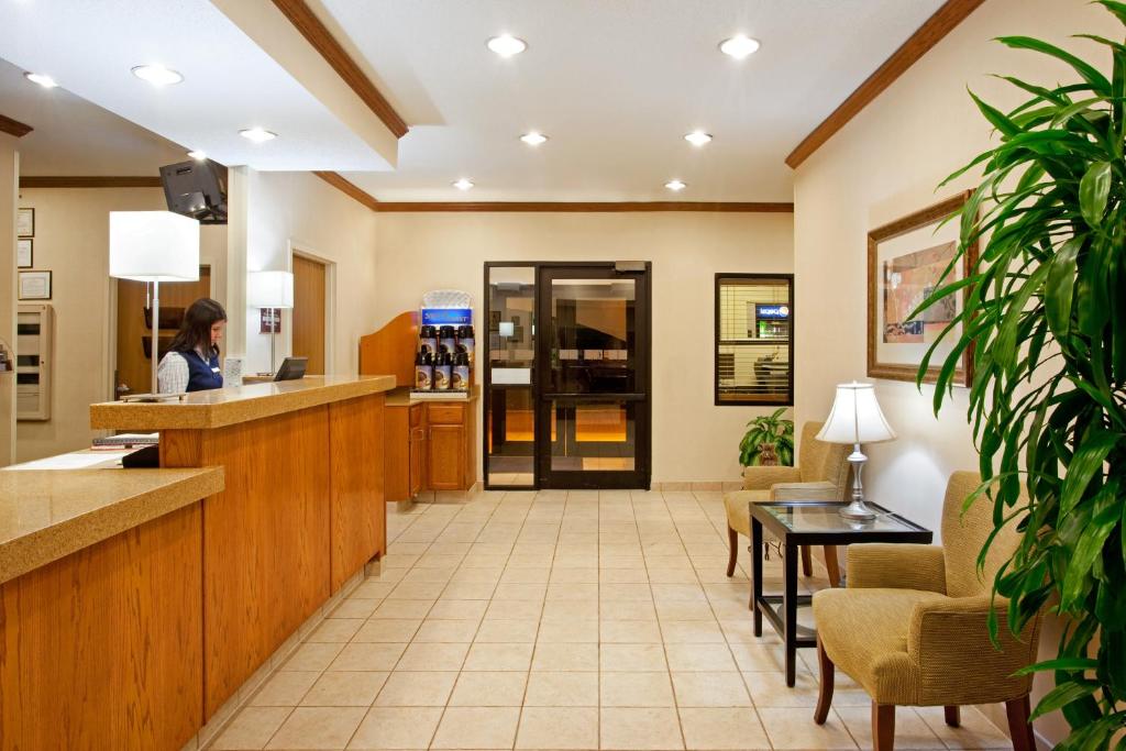 Baymont by Wyndham Merrillville photo 1