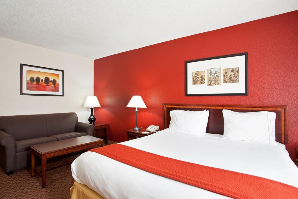 Baymont by Wyndham Merrillville photo 3