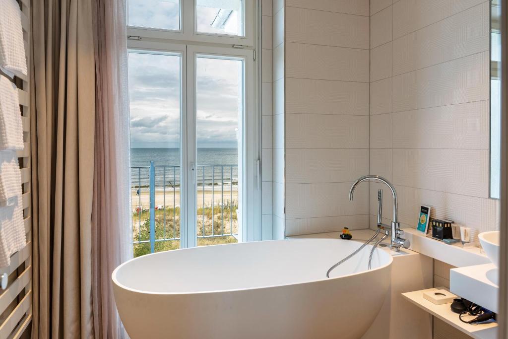 SEETELHOTEL Strandhotel Atlantic photo 1