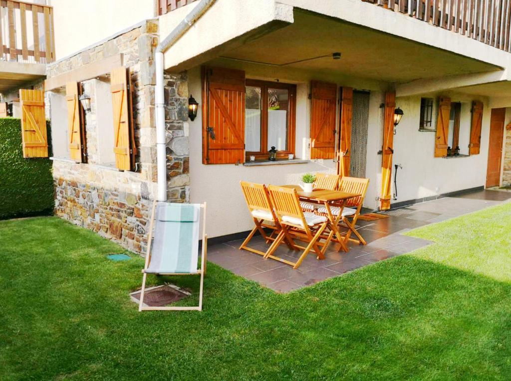 Apartamento con piscina en Osseja photo 1