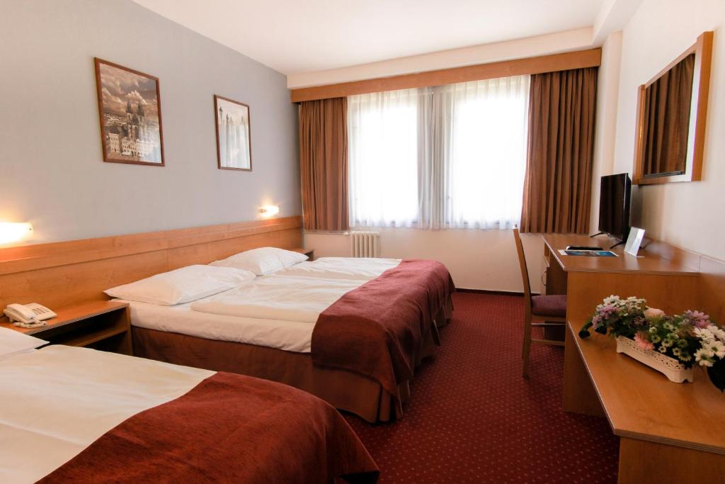 Трехместный (Трехместный номер), Отель Globus