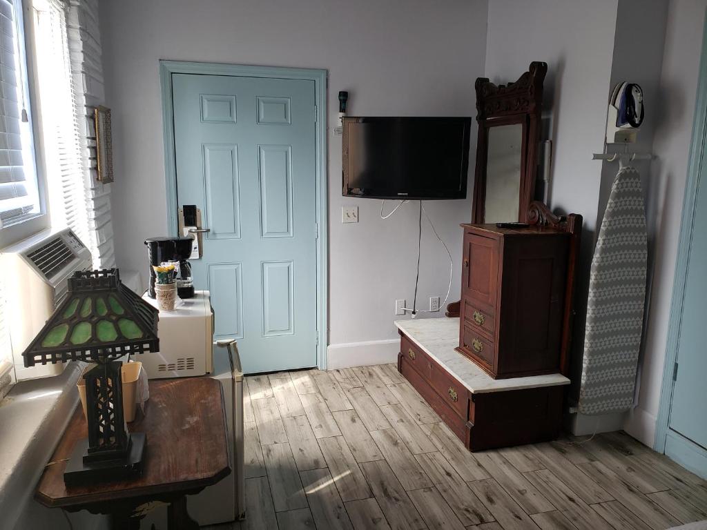 Topaz Motel - Flagler Beach photo 3