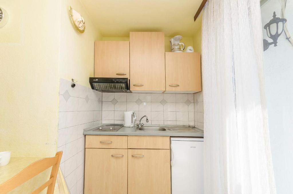 Apartment and Room Ilija photo 4