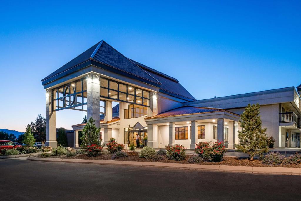 Best Western Vista Inn At The Airport image