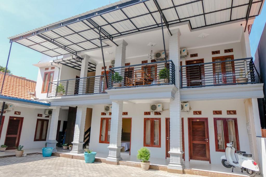 OYO 1566 El Reyshi Family Residence Syariah