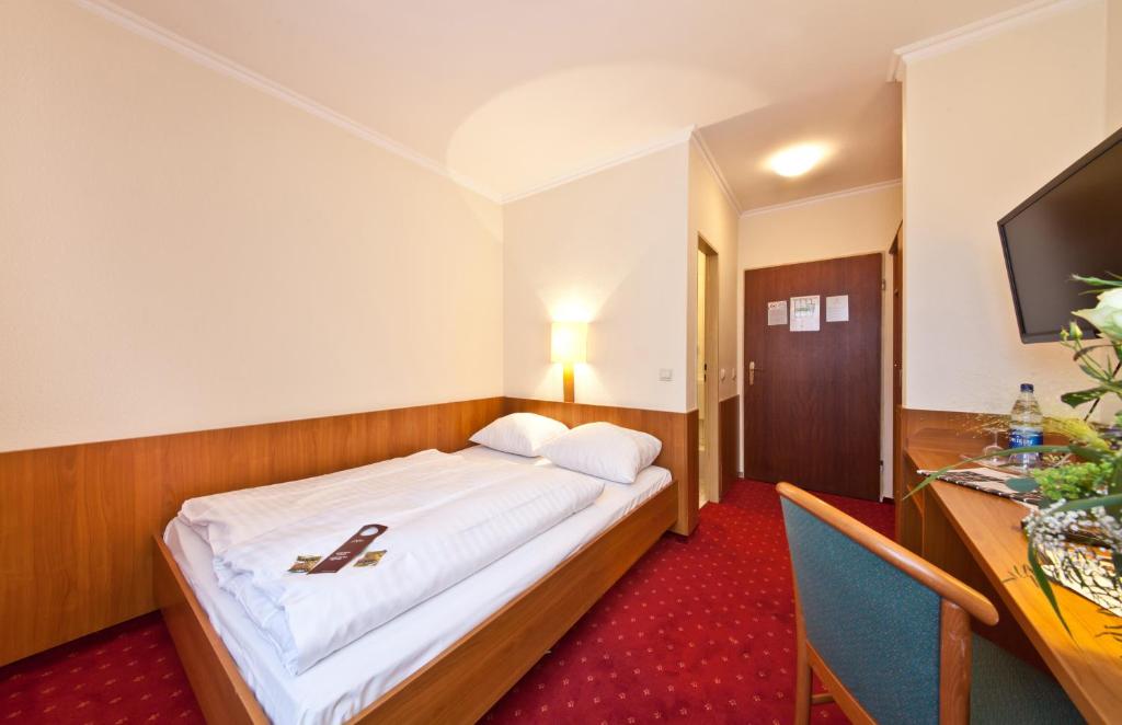 Двухместный (Номер с кроватью размера «queen-size»), Novum Hotel Primus Frankfurt Sachsenhausen