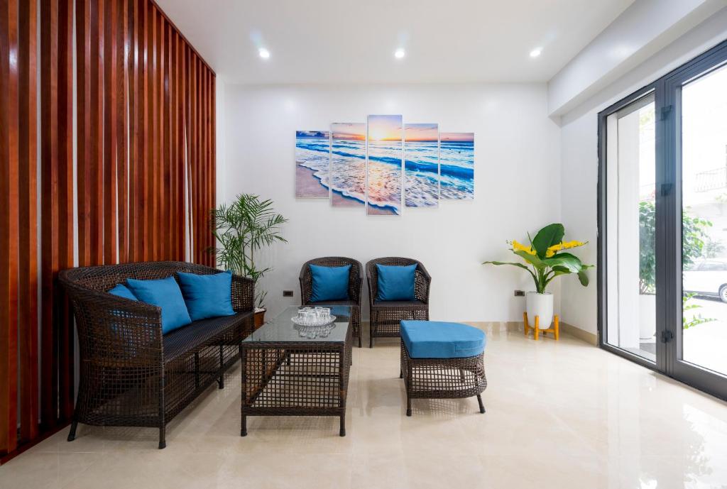 Tropical Villa Halong