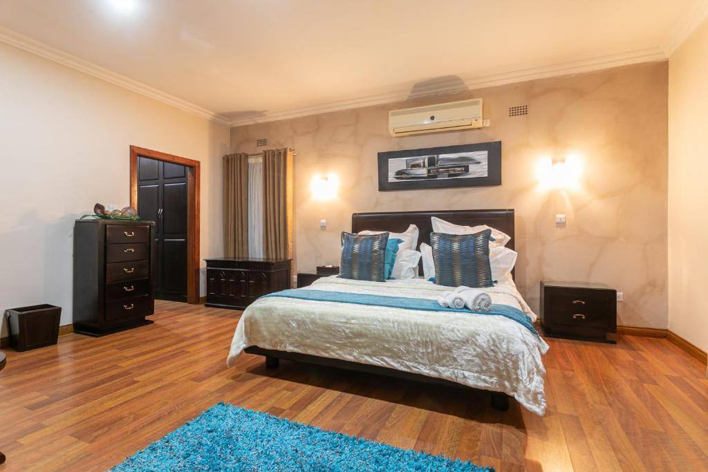 Fallsway Villas photo 1