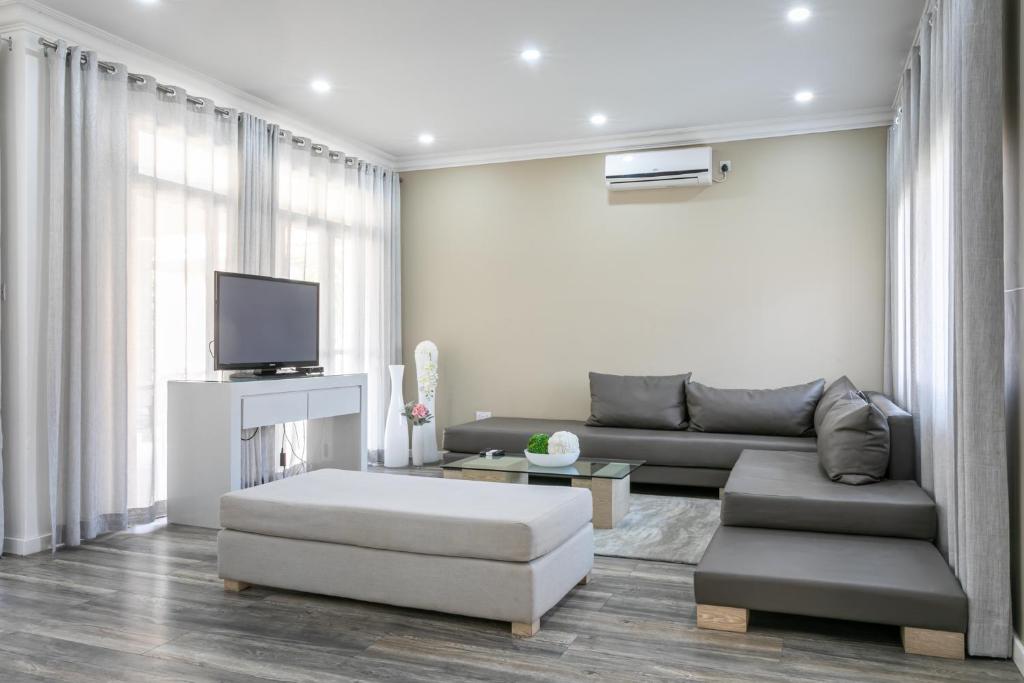 Fallsway Villas photo 2